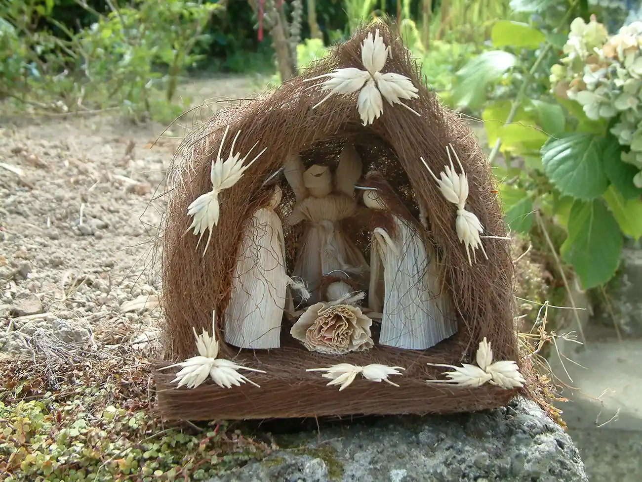 Corn husk nativity scene Handicrafts